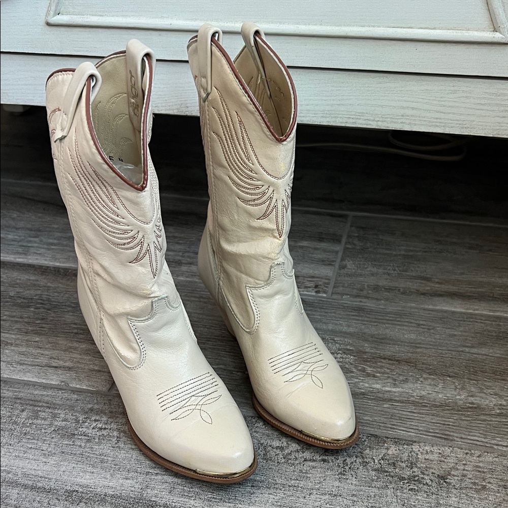 Dingo Cream Western Boots